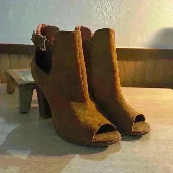 Bella Marie “Sarah Tom” Suede Peep Toe Buckle Ankle Booties - Picture 1 of 6